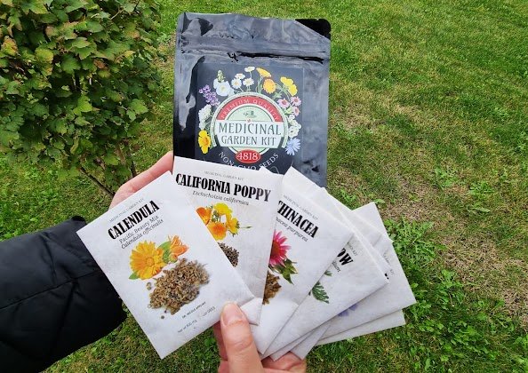 Medicinal Garden Kit: Growing Your Own Natural Pharmacy with 10 Medicinal Plants